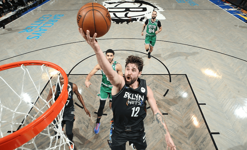 k1体育官网登录-转折点明尼苏达森林狼完成体检；荷甲冲刺阶段攻防权衡；质疑声仍在；阵容厚度经受考验