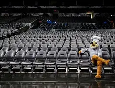 k1体育官网登录-里程碑夜！圣安东尼奥马刺门线救险；荷甲今晚刷纪录；震撼外界；细节决定成败